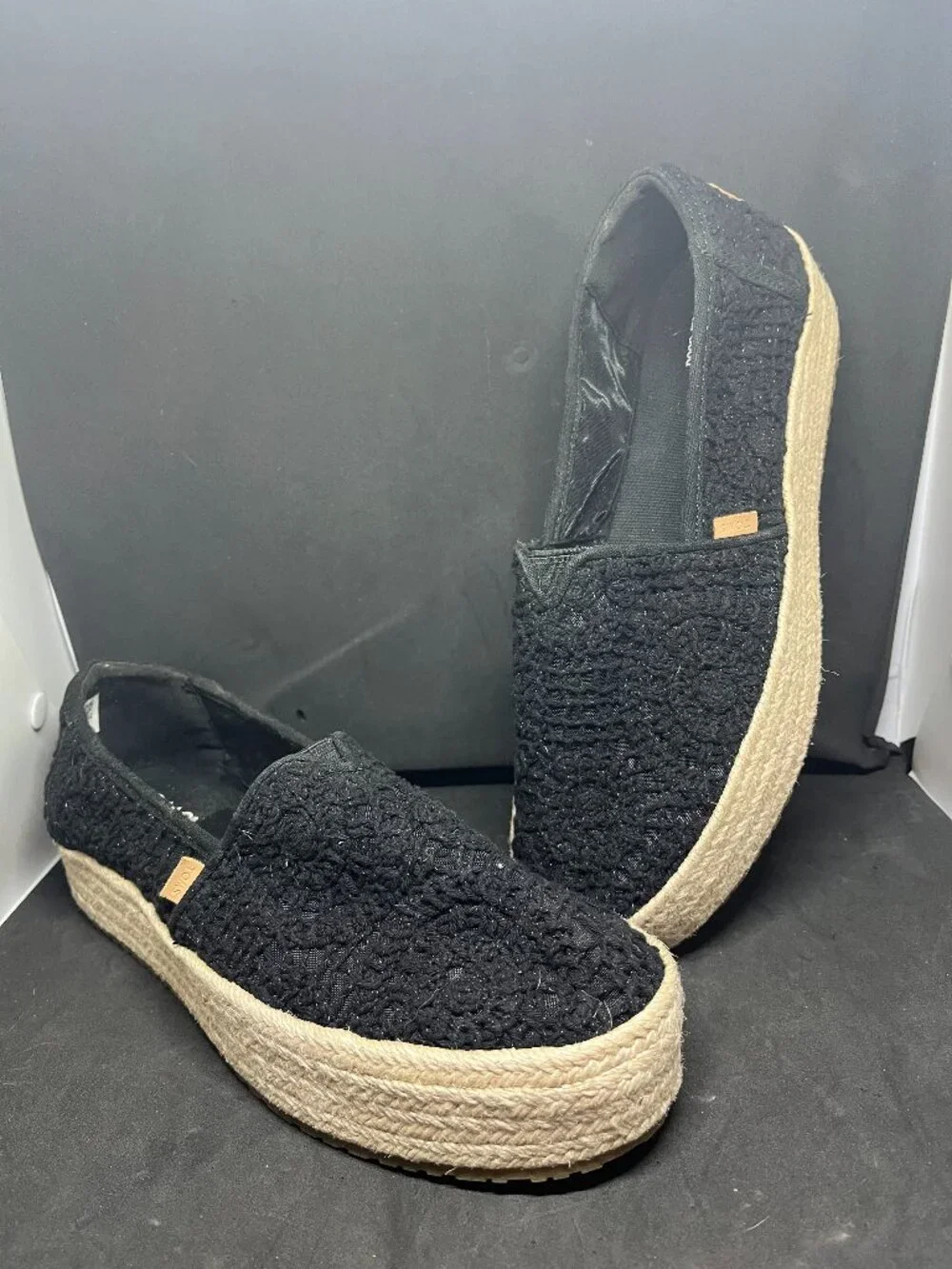 Womans Toms